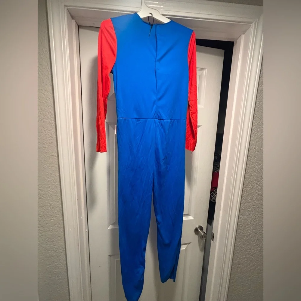 Super Mario Costume 10/12 - Picture 2 of 2